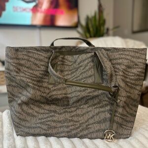 Michael Kors Tote